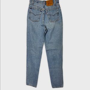 Vintage Levi’s 501 Hi Rise Tapered Straight Jeans Mid Light Wash 27
